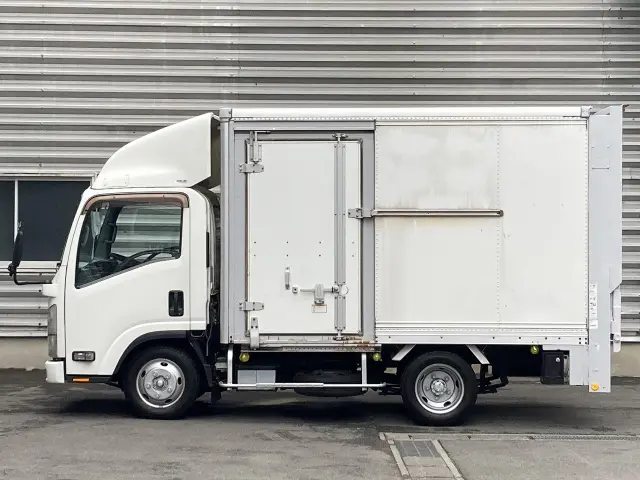 いすゞ エルフ TRG-NMR85AN(2WD)の写真3