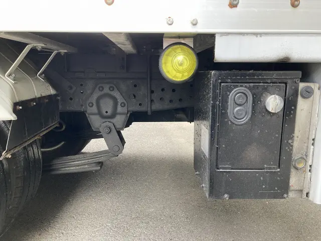 いすゞ エルフ TRG-NMR85AN(2WD)の写真12