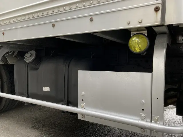 いすゞ エルフ TRG-NMR85AN(2WD)の写真13