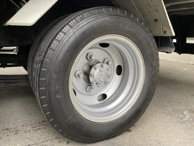 いすゞ エルフ TRG-NMR85AN(2WD)の写真37