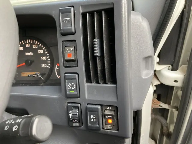 いすゞ エルフ TRG-NMR85AN(2WD)の写真41