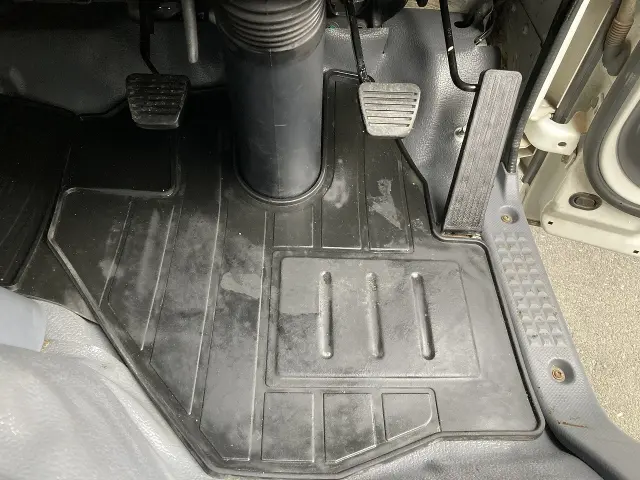 いすゞ エルフ TRG-NMR85AN(2WD)の写真43