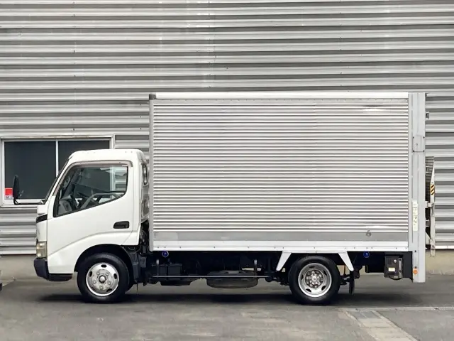 トヨタ ダイナ BDG-XZU338(2WD)の写真2