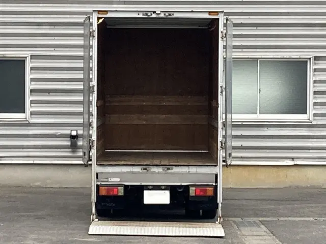 トヨタ ダイナ BDG-XZU338(2WD)の写真4