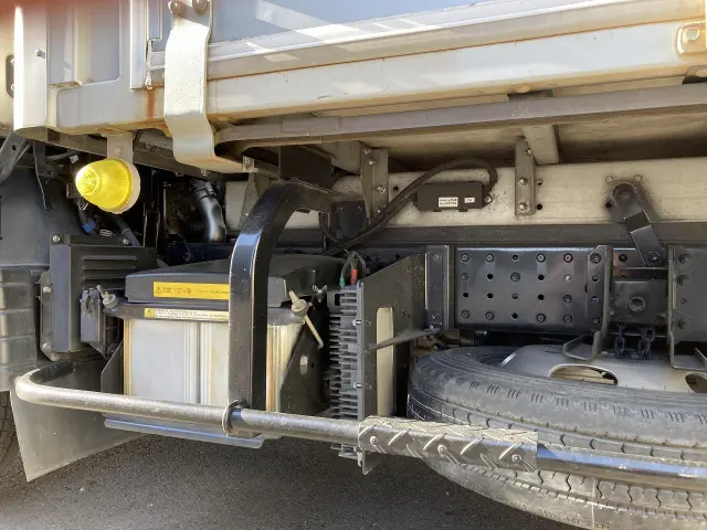 三菱 キャンター TPG-FBA20(2WD)の写真10
