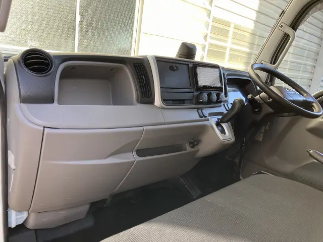 三菱 キャンター TPG-FBA20(2WD)の写真21