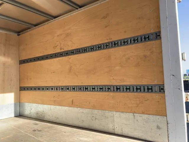 三菱 キャンター TPG-FBA20(2WD)の写真24