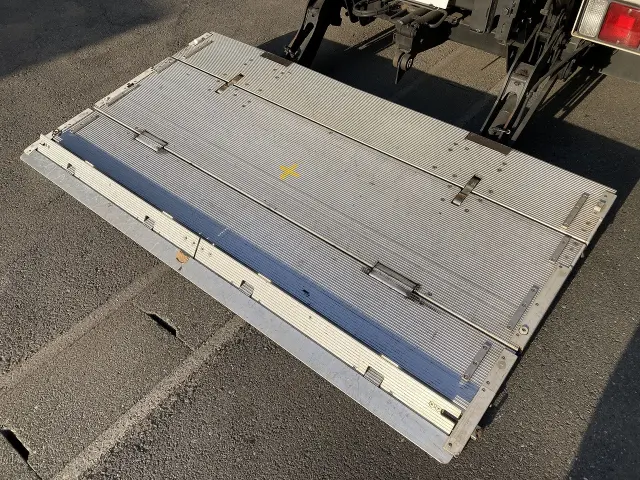 三菱 キャンター TPG-FEB50(2WD)の写真6