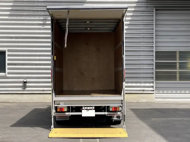 いすゞ エルフ TKG-NMR85N(2WD)の写真4