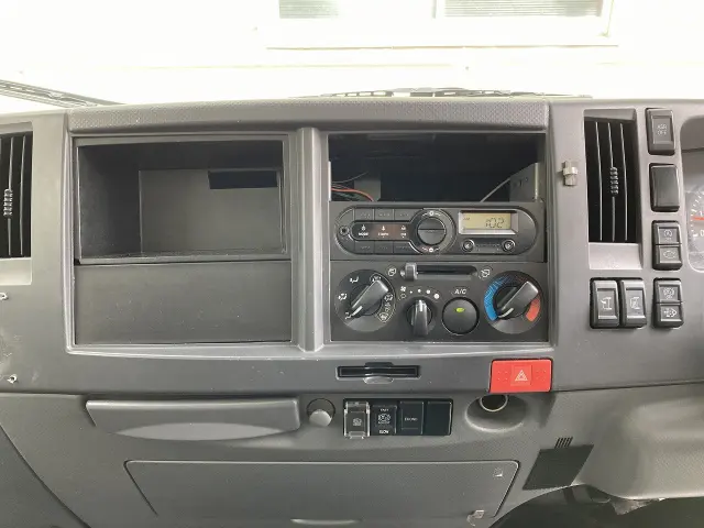 いすゞ エルフ TKG-NMR85N(2WD)の写真17