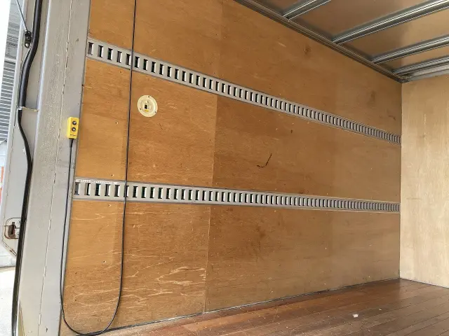 いすゞ エルフ TKG-NMR85N(2WD)の写真22