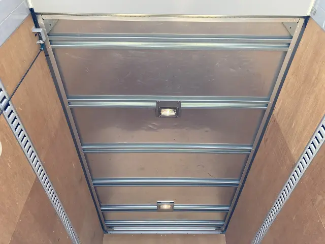 いすゞ エルフ TKG-NMR85N(2WD)の写真25