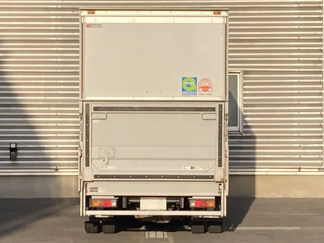 三菱 キャンター TPG-FEA20(2WD)の写真3