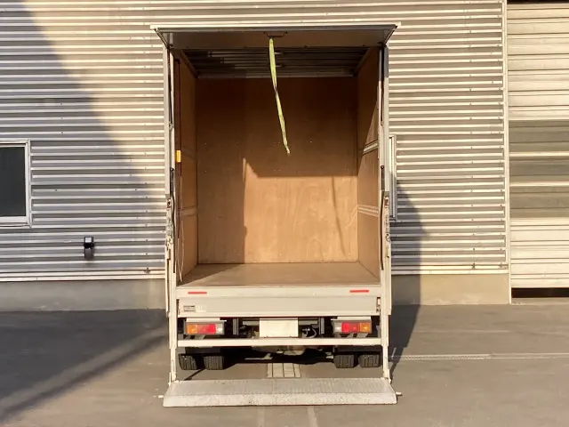 三菱 キャンター TPG-FEA20(2WD)の写真4