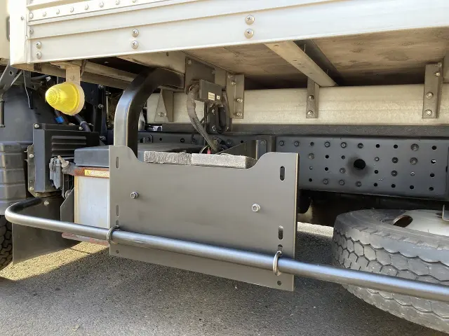 三菱 キャンター TPG-FEA20(2WD)の写真9
