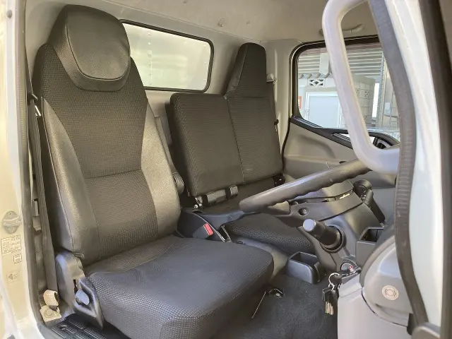 三菱 キャンター TPG-FEA20(2WD)の写真15