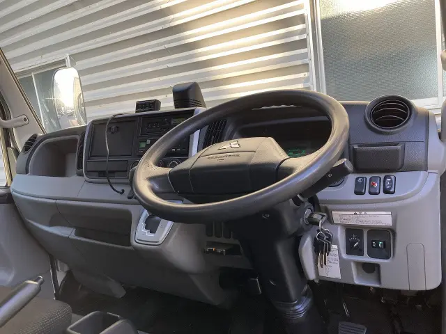 三菱 キャンター TPG-FEA20(2WD)の写真16