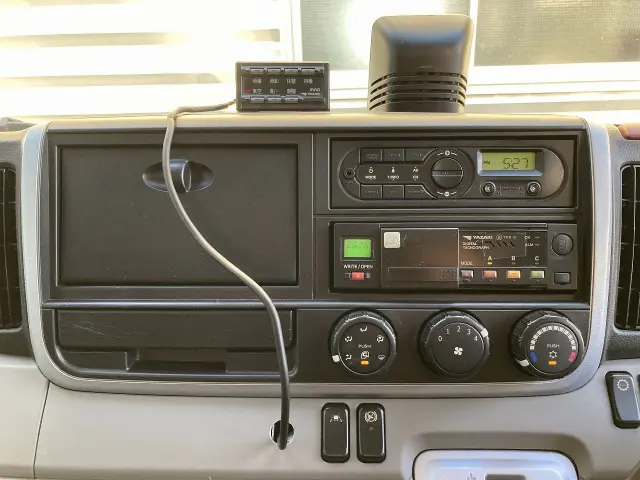 三菱 キャンター TPG-FEA20(2WD)の写真17