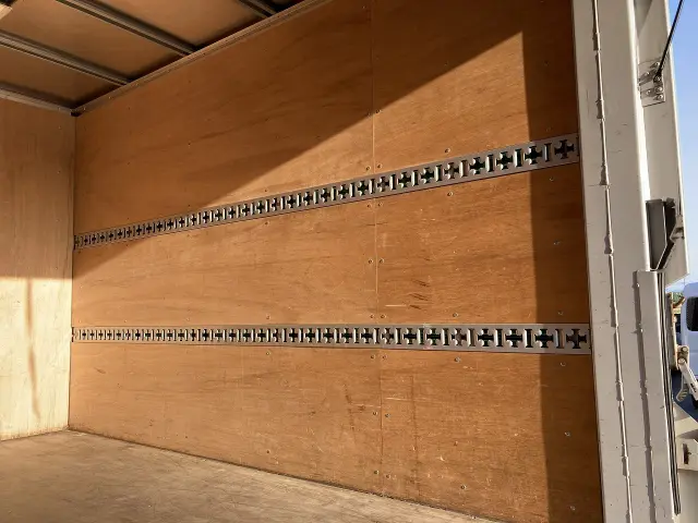 三菱 キャンター TPG-FEA20(2WD)の写真23