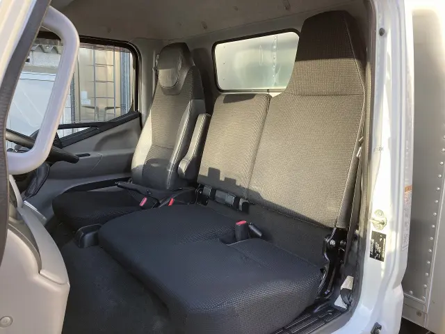 三菱 キャンター TPG-FEA20(2WD)の写真45