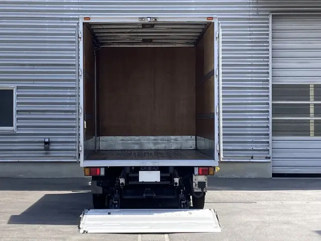 いすゞ エルフ 2RG-NPR88YN(2WD)の写真5