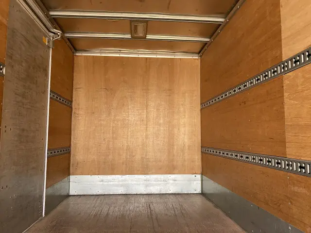 いすゞ エルフ 2RG-NPR88YN(2WD)の写真27