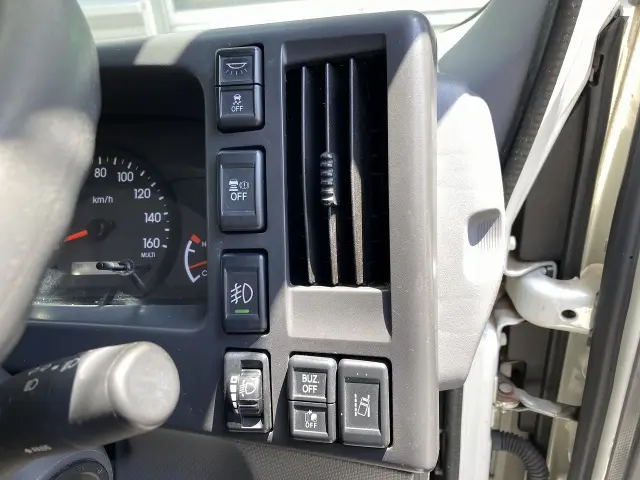 いすゞ エルフ 2RG-NPR88YN(2WD)の写真40