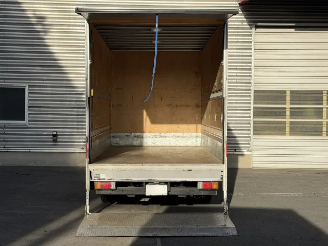トヨタ ダイナ TPG-XZU712(2WD)の写真5