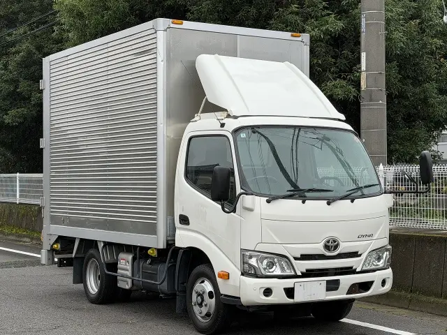 トヨタ ダイナ 2RG-XZU605(2WD)の写真2