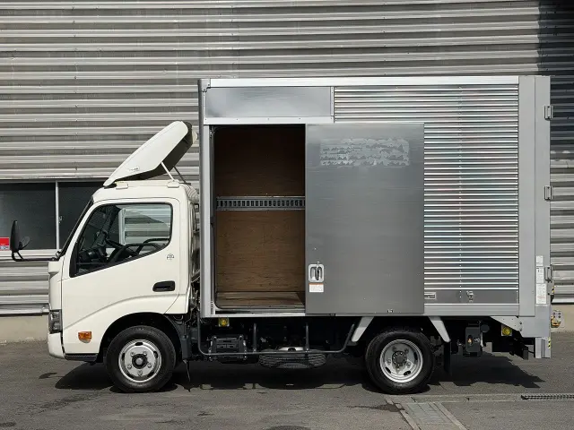 トヨタ ダイナ 2RG-XZU605(2WD)の写真3