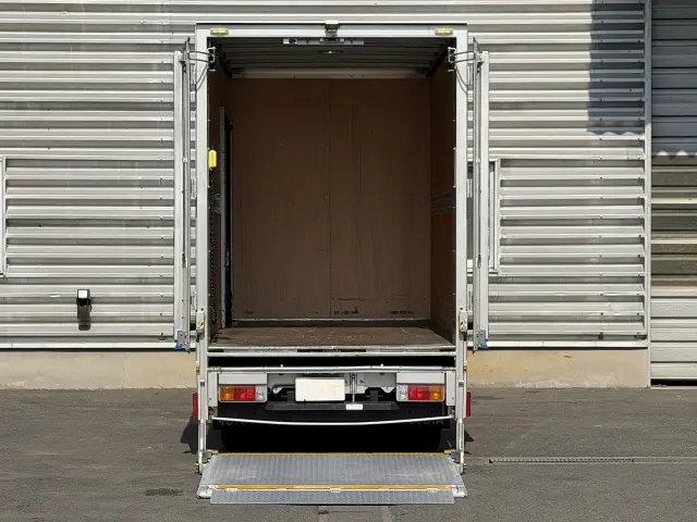 トヨタ ダイナ 2RG-XZU605(2WD)の写真6