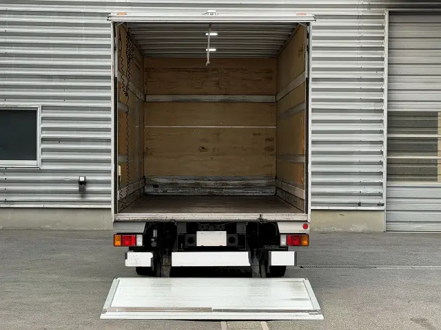 いすゞ エルフ TRG-NPR85AN(2WD)の写真5