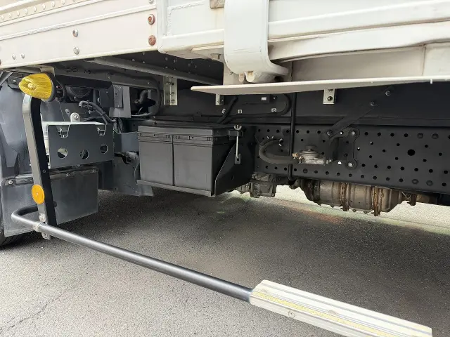 いすゞ エルフ TRG-NPR85AN(2WD)の写真10