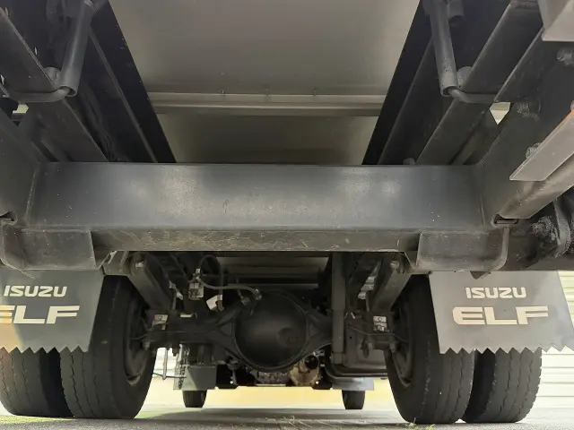いすゞ エルフ TRG-NPR85AN(2WD)の写真13