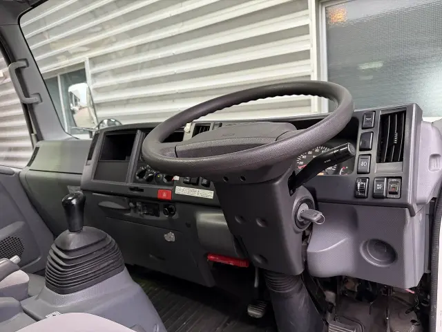 いすゞ エルフ TRG-NPR85AN(2WD)の写真17