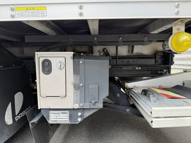 三菱 キャンター TPG-FEB50(2WD)の写真12
