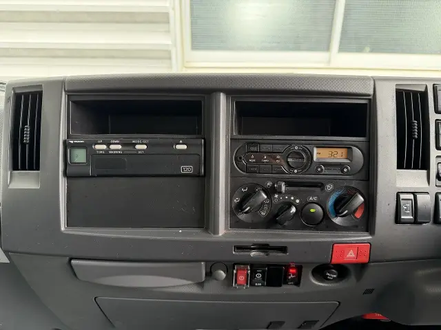 いすゞ エルフ TPG-NPR85AN(2WD)の写真19