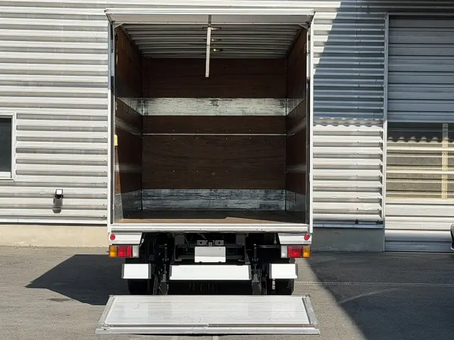 いすゞ エルフ TPG-NPR85YN(2WD)の写真5