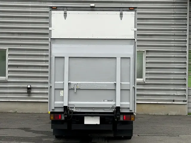 いすゞ エルフ TRG-NKR85N(2WD)の写真4