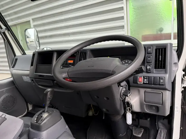 いすゞ エルフ TRG-NKR85N(2WD)の写真17