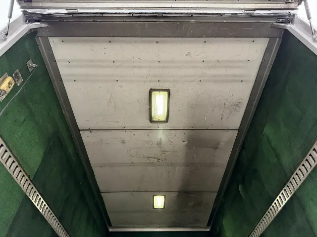 いすゞ エルフ TRG-NKR85N(2WD)の写真26