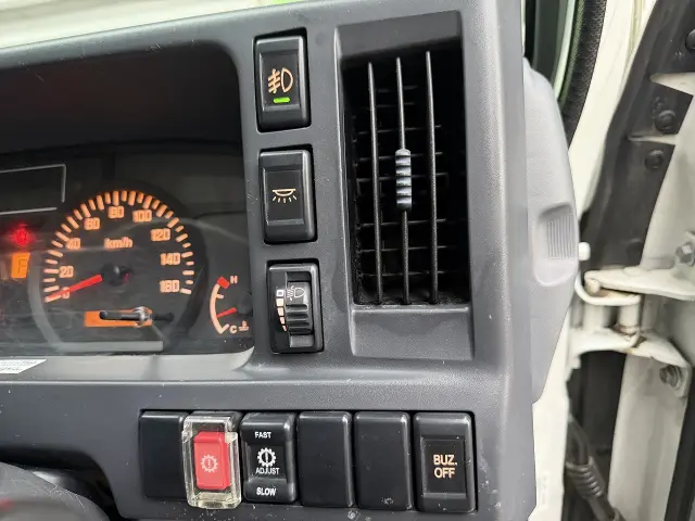 いすゞ エルフ TRG-NKR85N(2WD)の写真37