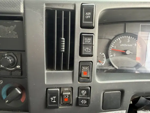 いすゞ エルフ TKG-NNR85AN(2WD)の写真40
