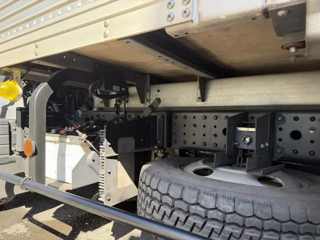 三菱 キャンター TPG-FEA50(2WD)の写真11