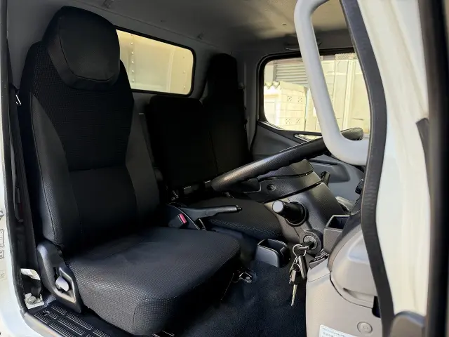三菱 キャンター TPG-FEA50(2WD)の写真17
