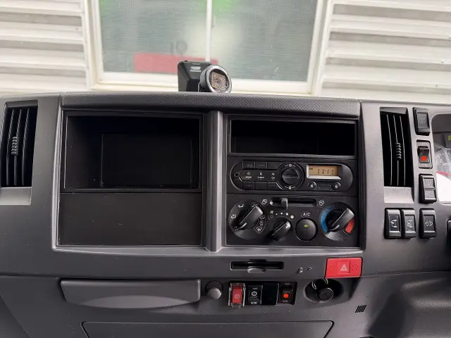 いすゞ エルフ TPG-NPR85YN(2WD)の写真18