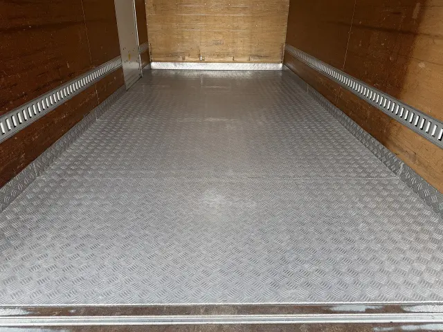 いすゞ エルフ TPG-NPR85YN(2WD)の写真26