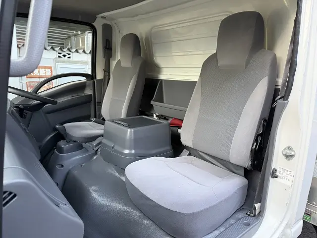 いすゞ エルフ TPG-NPR85YN(2WD)の写真45