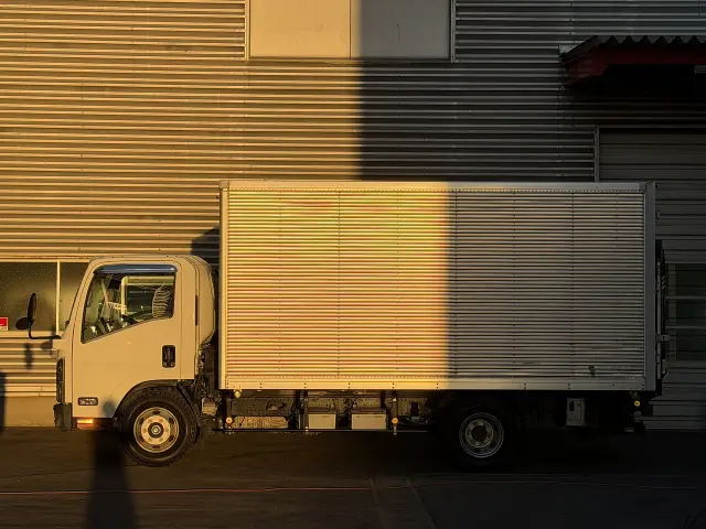 いすゞ エルフ TPG-NPR85YN(2WD)の写真2