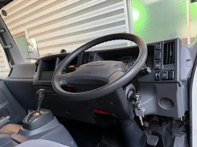 いすゞ エルフ TPG-NPR85YN(2WD)の写真18